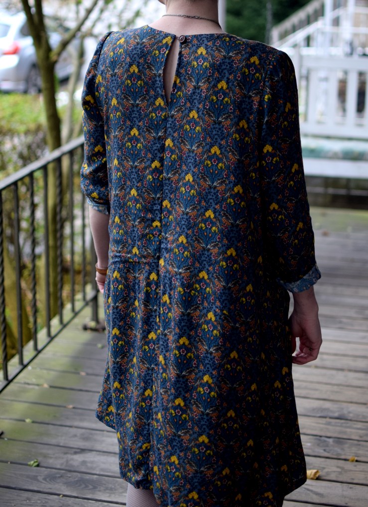 back of farrow dress by grainline studio